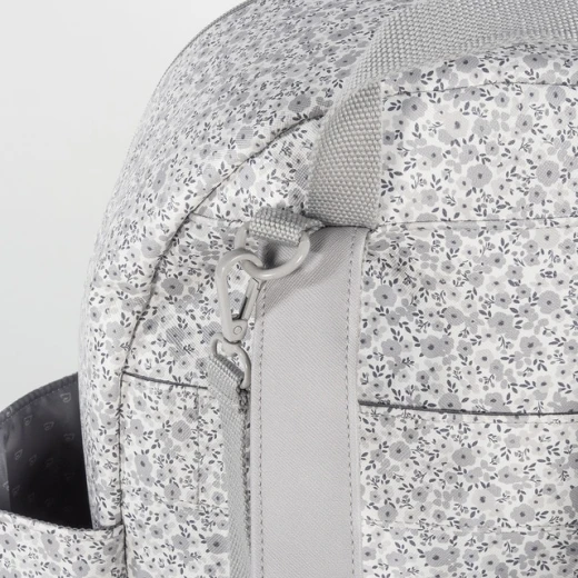 حقيبة ظهر الأمهات لتنظيم احتياجات الطفل من ماركة باسيتو إيه باسيتو , تحتوي على بساط تغيير, زهرة ميلو لاين ,31 × 37 × 14 سم - باسيتو اه  باسيتو - Image 2