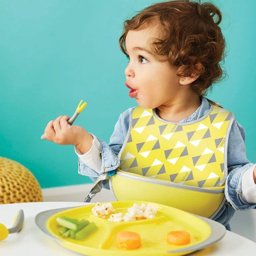 B-Box,Travel Bib Spoon Flexible Soft Bite, Palm Pattern, Adjustable Neck Strap, BPA Free, Phthalate Free, PVC Free, Machine Washable and Folds into Its Own Bag - B.Box - Image 3