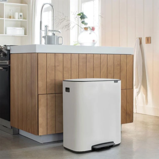 Brabantia Bo Pedal Bin 60 Liter White – Soft Close and Easy Pedal Operation - Brabantia - Image 2