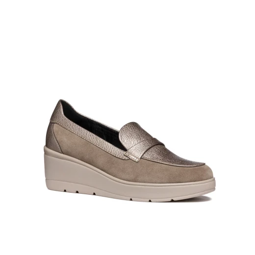 Geox Ilde Woman Taupe Loafers with Wedge Heel: Lightweight Suede and Tumbled Leather Effect, Size 36. Comfortable and Breathable Design for Everyday Wear. Perfect for City Outings. - Image 3