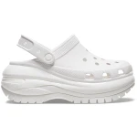 صنادل كروكس ميجا كراش النسائية البيضاء ذات النعل العالي بتصميم مميز مع نعل مطاطي معزز وقابل للتخصيص. متوفرة بمقاسات 38 و 39. ارفعي مستوى أناقتك مع هذه الصنادل العصرية - كروكس
