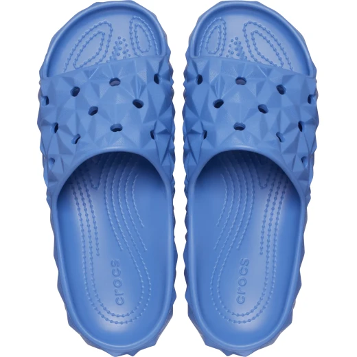 شبشب سلايد كلاسيكي هندسي للجنسين 2.0 باللون الأزرق، مقاسات 37-38. يتميز براحة Crocs الأيقونية للارتداء طوال اليوم. مثالي للتخصيص بزخارف Jibbitz. - كروكس - Image 19