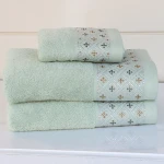 Nova Home Roberta Towel with Silver Details - 100% Cotton - 50x90 Cm - Light Green - Nova Home